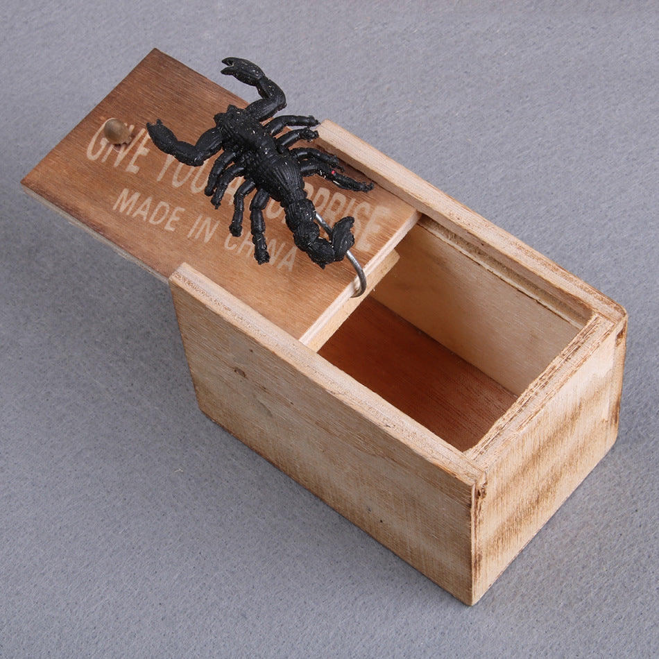 Prank Spider Wooden Scare Box Trick Play Joke Lifelike Surprise April Fools' Day Funny Novelty Toys Gags Practical Gifts